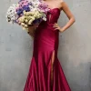 Abito da sera in raso a bustier