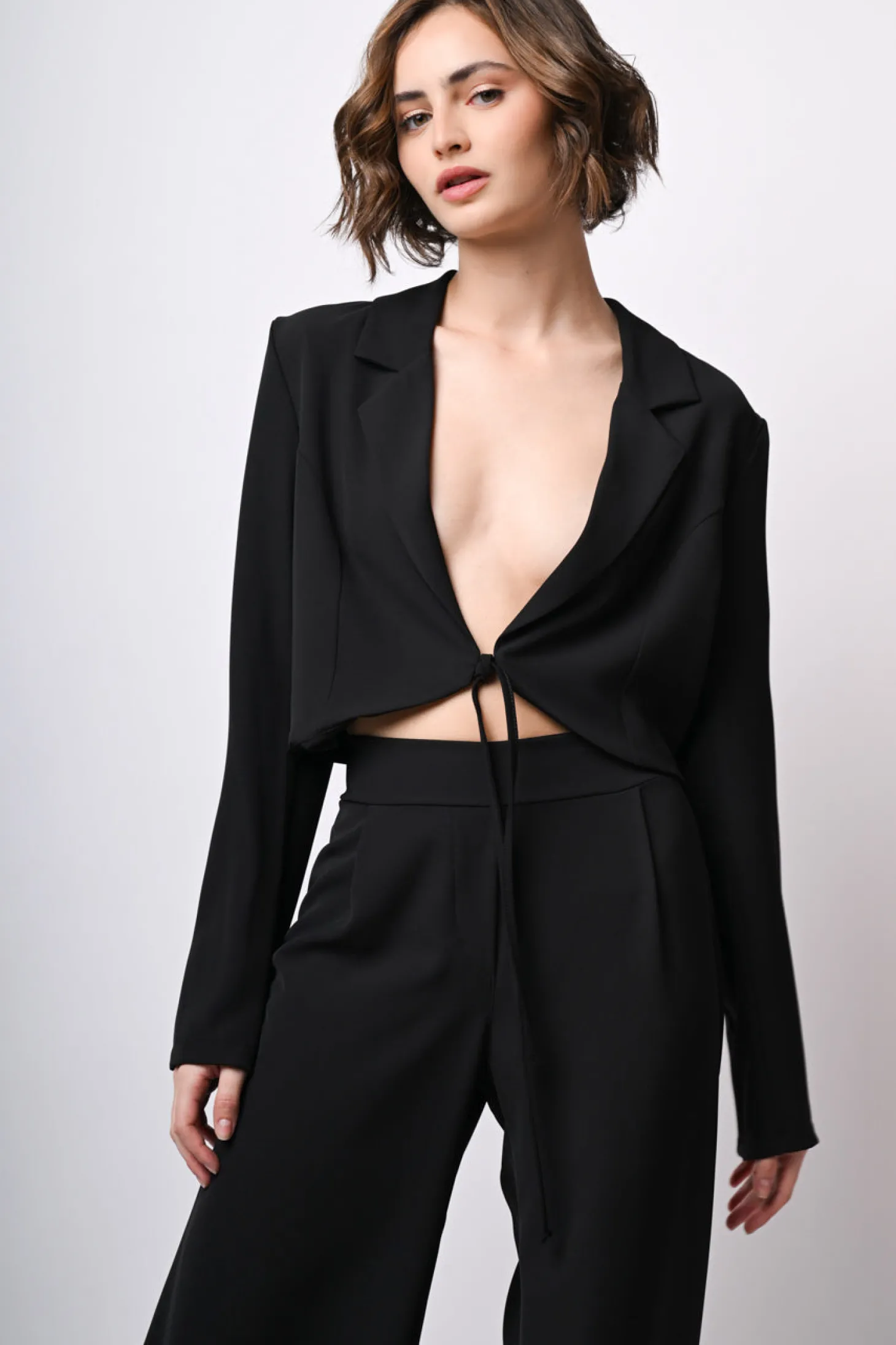 Blazer crop con laccetti