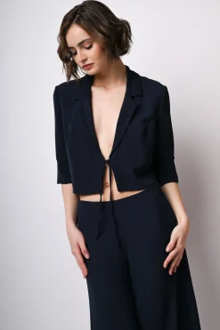 Blazer crop con laccetti