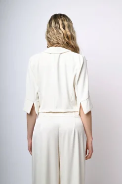 Blazer crop con nastrini da annodare