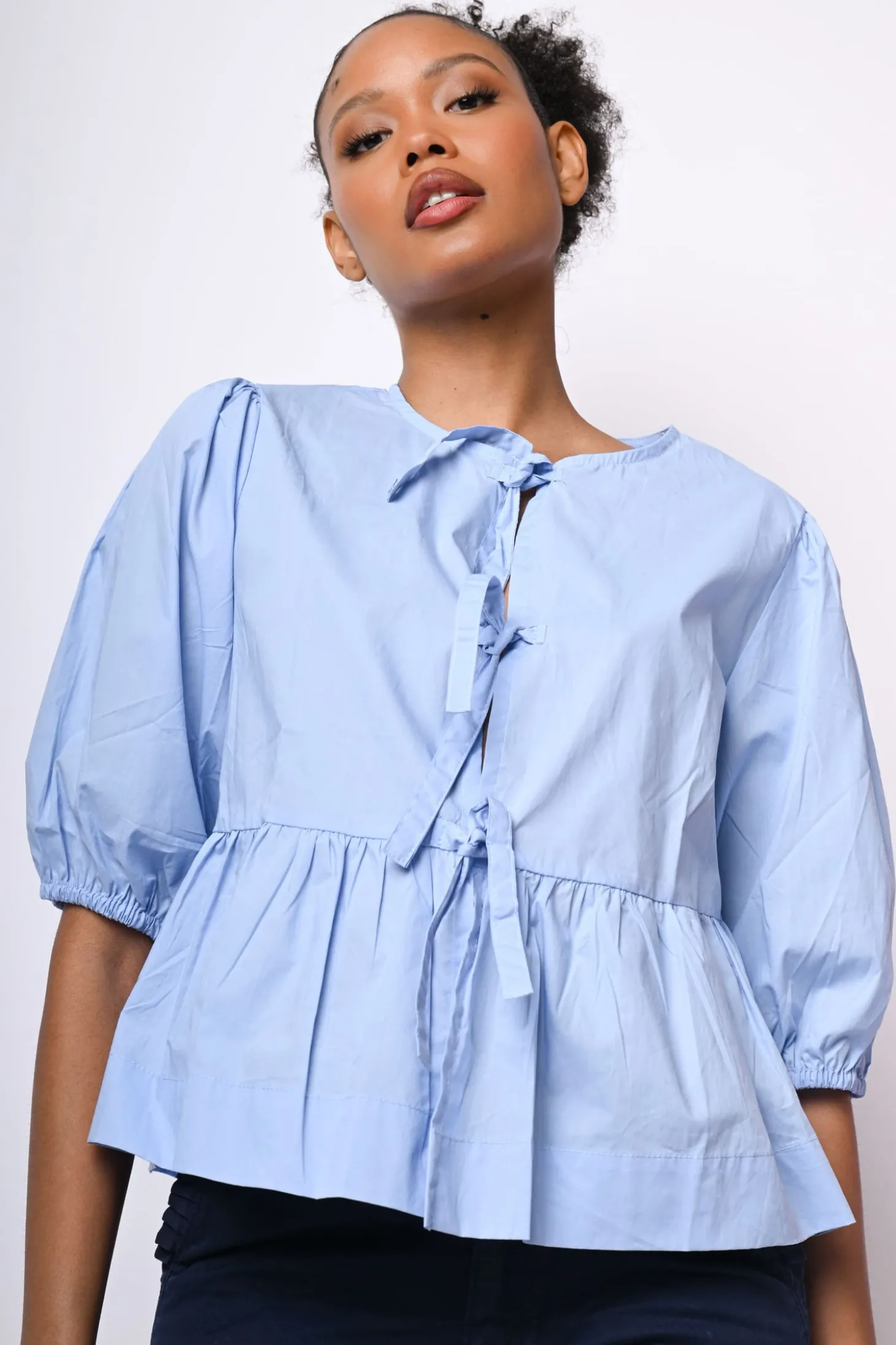 Blusa con laccetti
