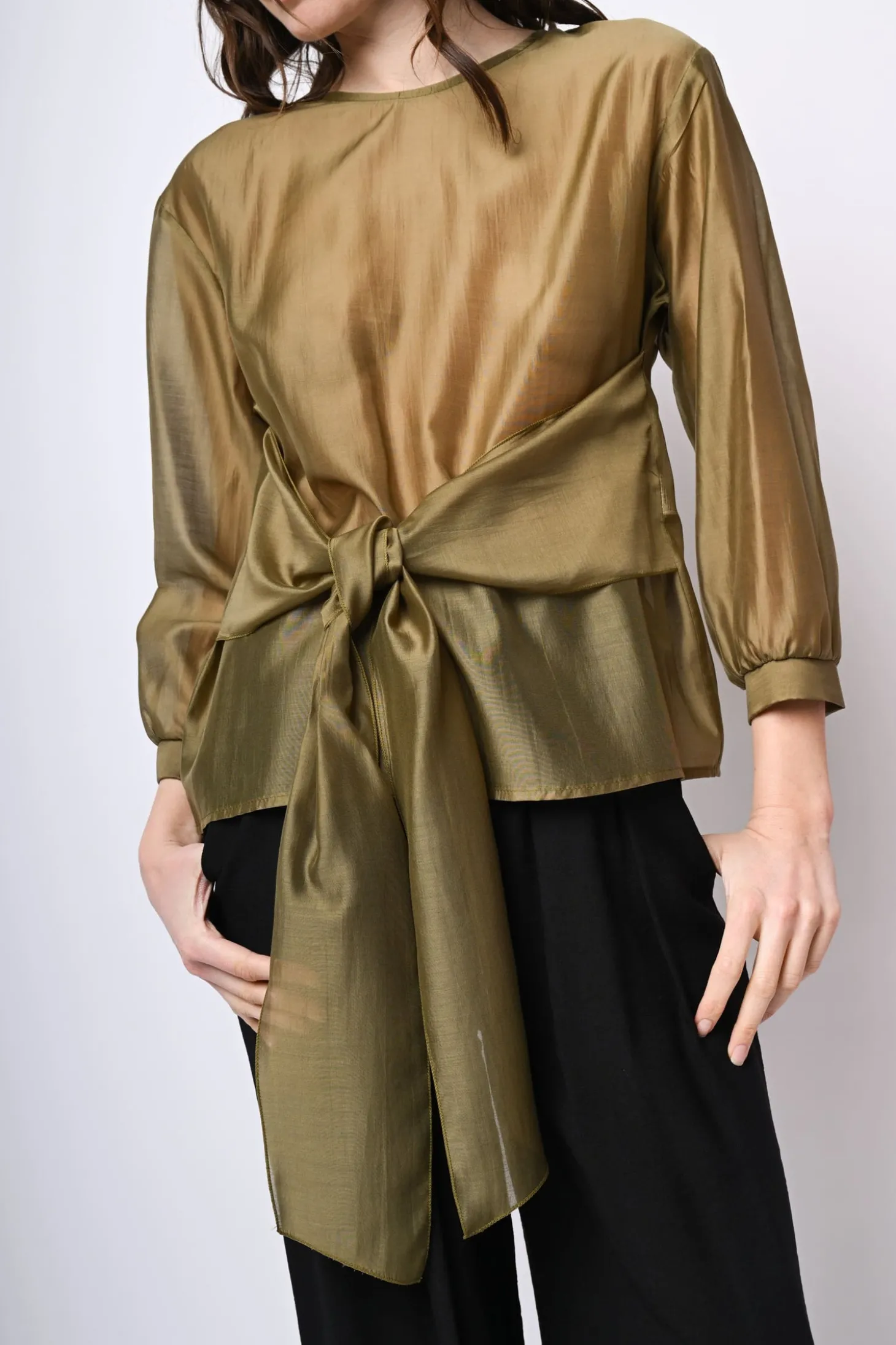 Blusa in mussola con fusciacca