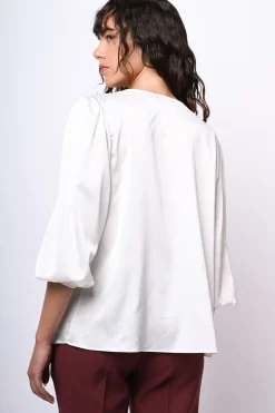 Blusa in raso con scollo a V