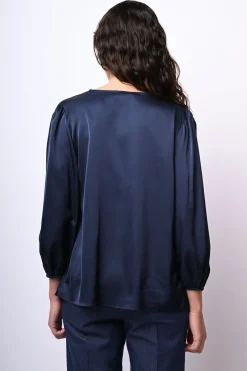 Blusa in raso con scollo a V