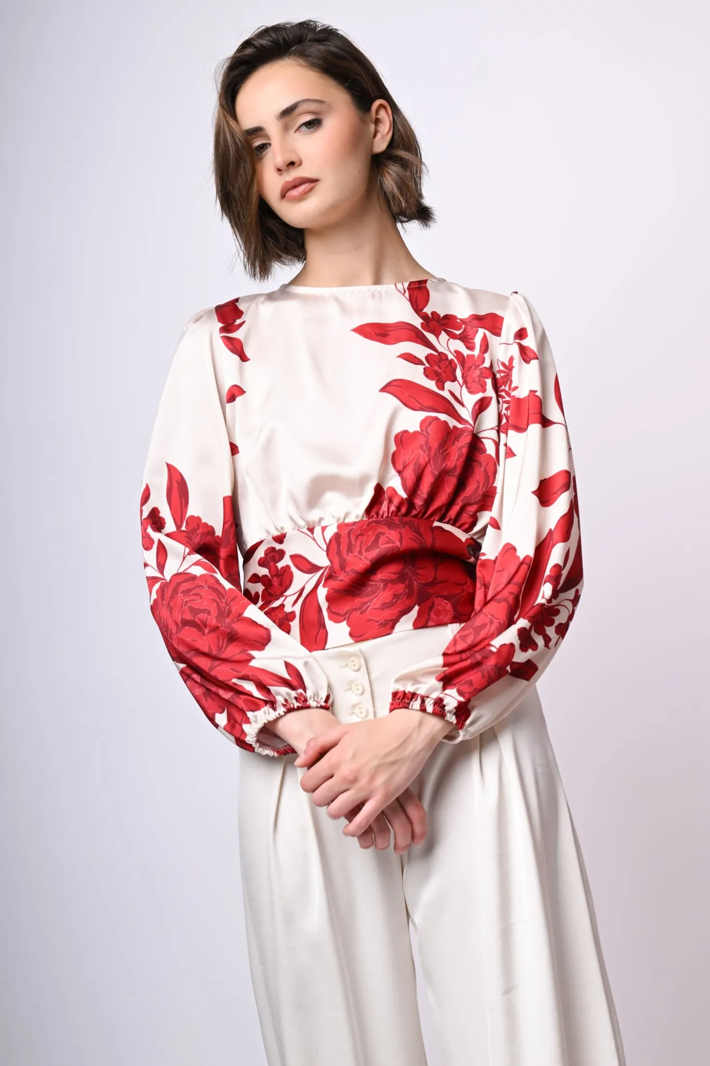 Blusa in raso con stampa floreale