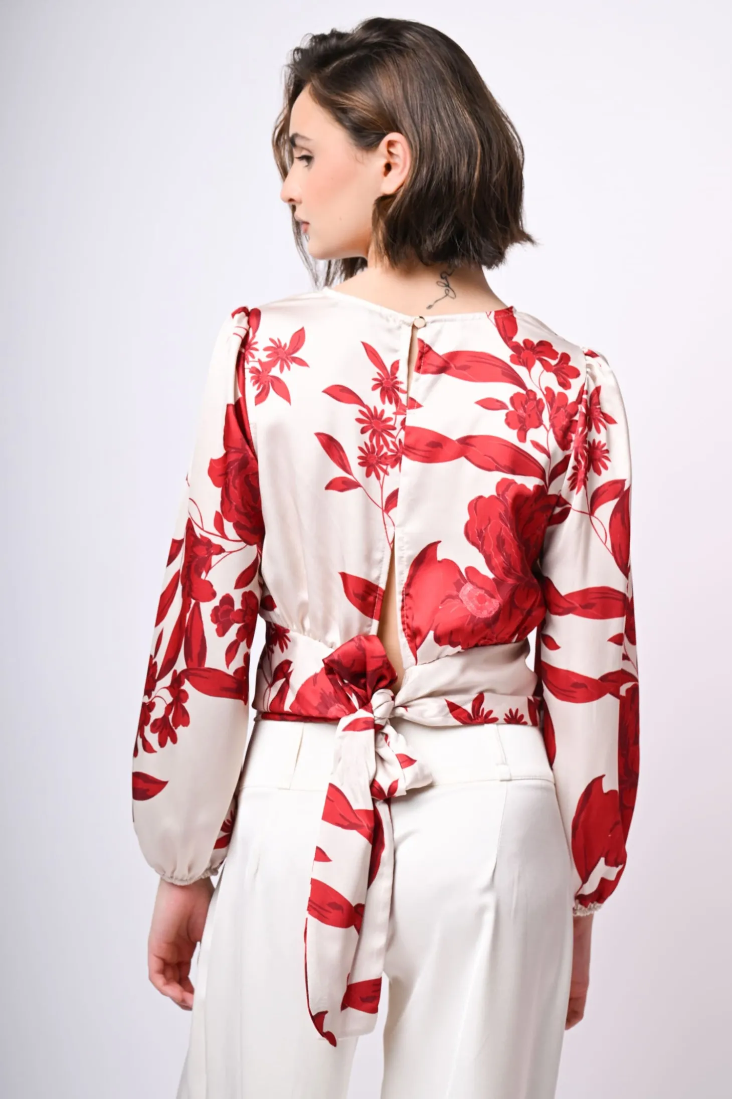 Blusa in raso con stampa floreale