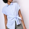 Camicia a righe con nodo laterale