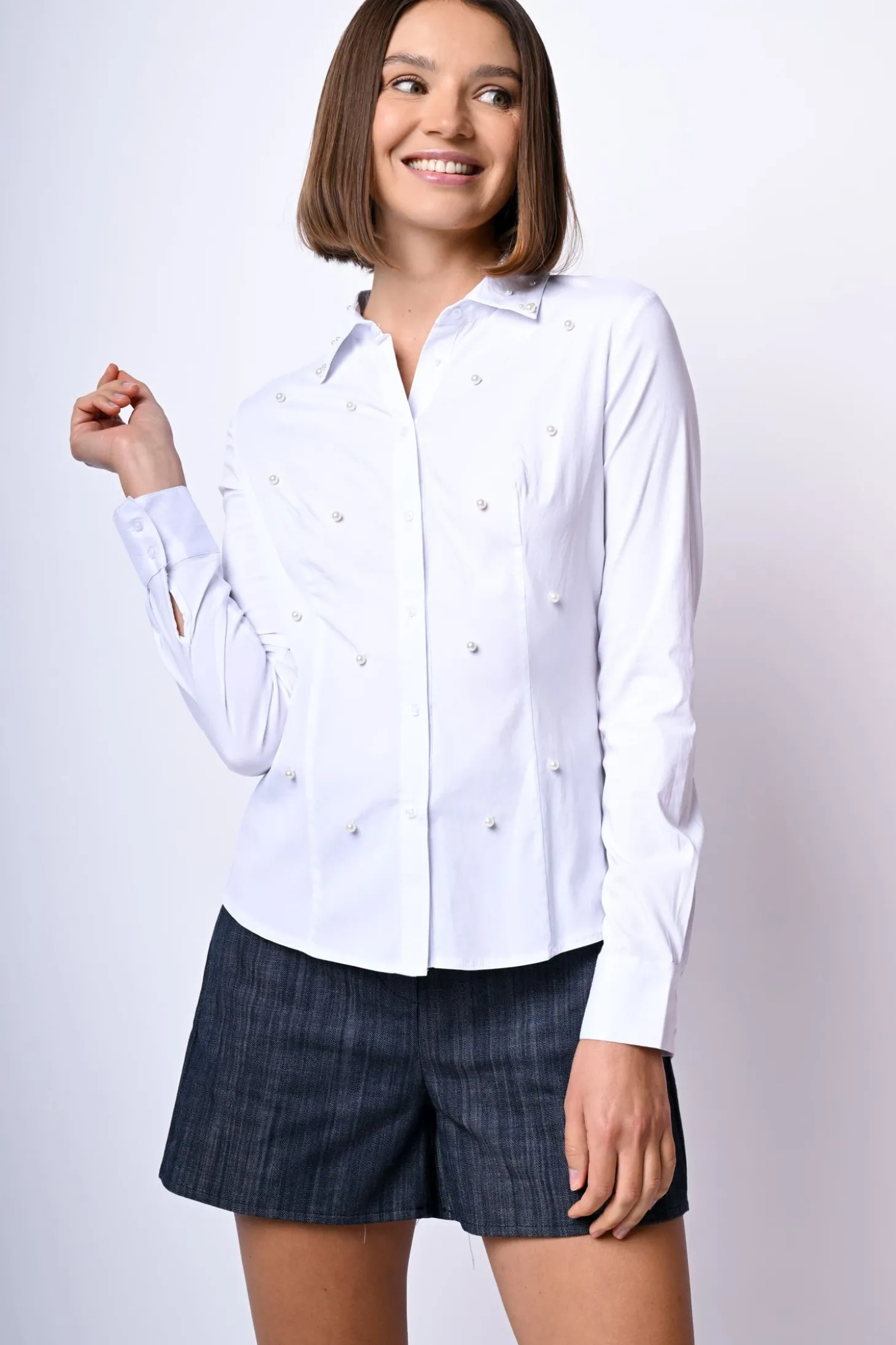 Camicia slim-fit con perle