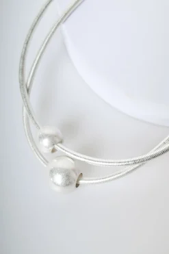 Collana a due fili con sfere