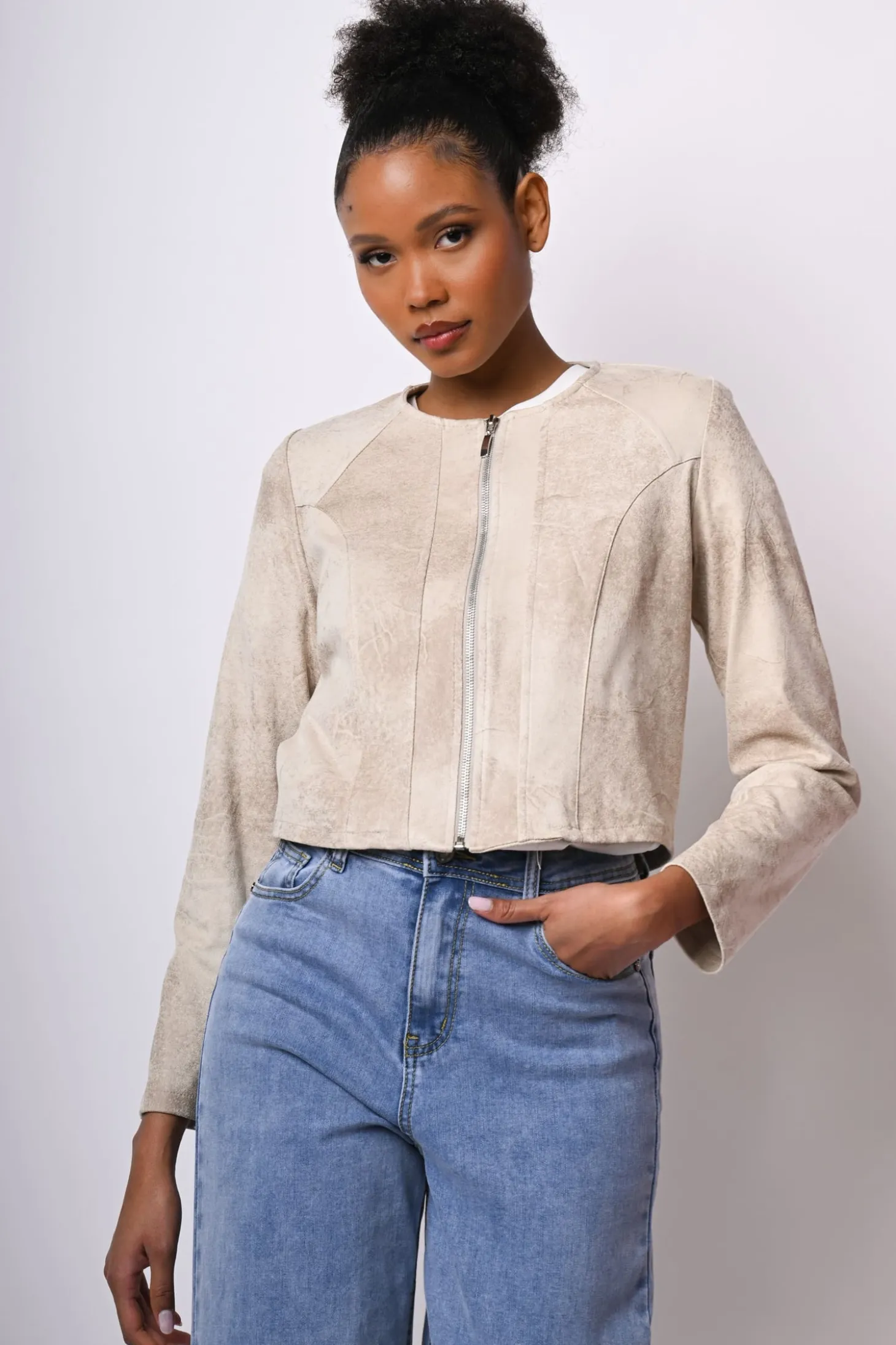 Giacca crop in faux suede
