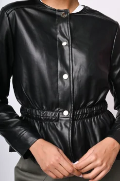 Giacca in similpelle con vita elasticizzata