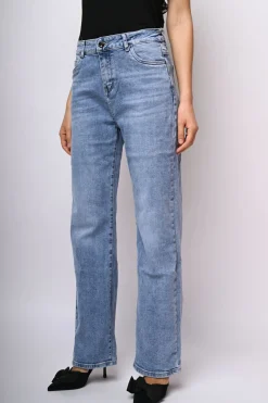 Jeans a gamba dritta