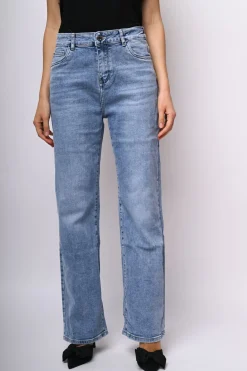 Jeans a gamba dritta