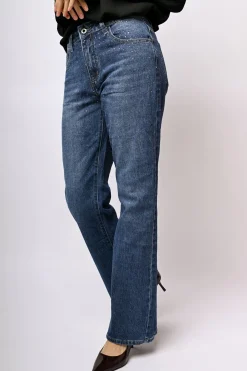 Jeans svasati con strass