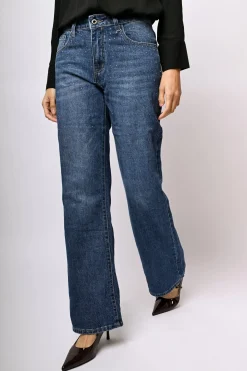 Jeans svasati con strass