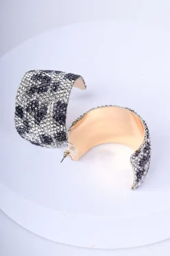 Orecchini con strass animalier
