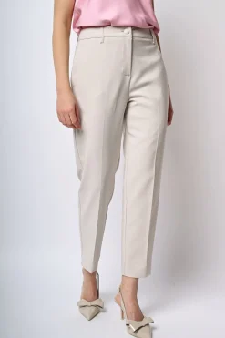 Pantaloni a sigaretta con piega stirata