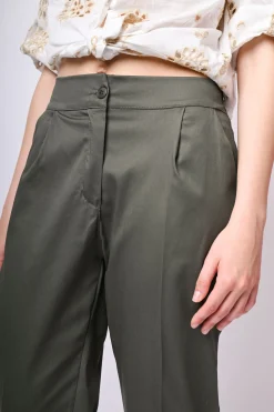 Pantaloni chino con risvolto