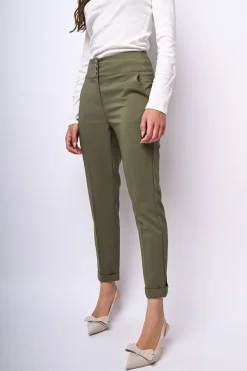 Pantaloni classici con bottoni