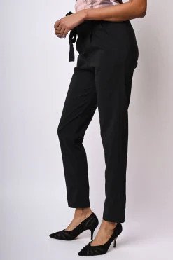 Pantaloni con cintura da annodare
