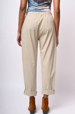 Pantaloni con cintura da annodare