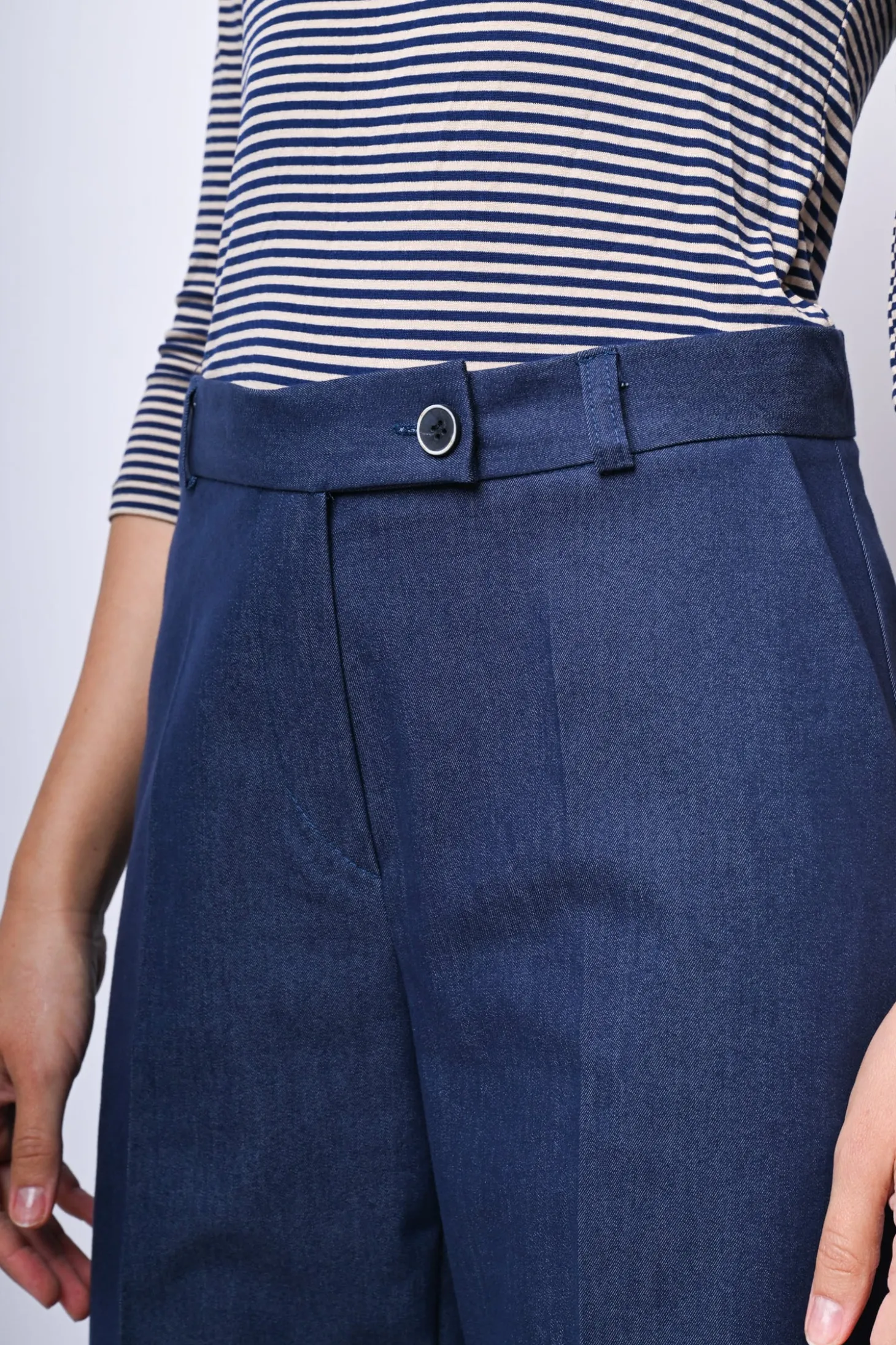 Pantaloni crop con risvolto
