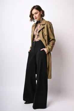 Pantaloni palazzo con bottoni