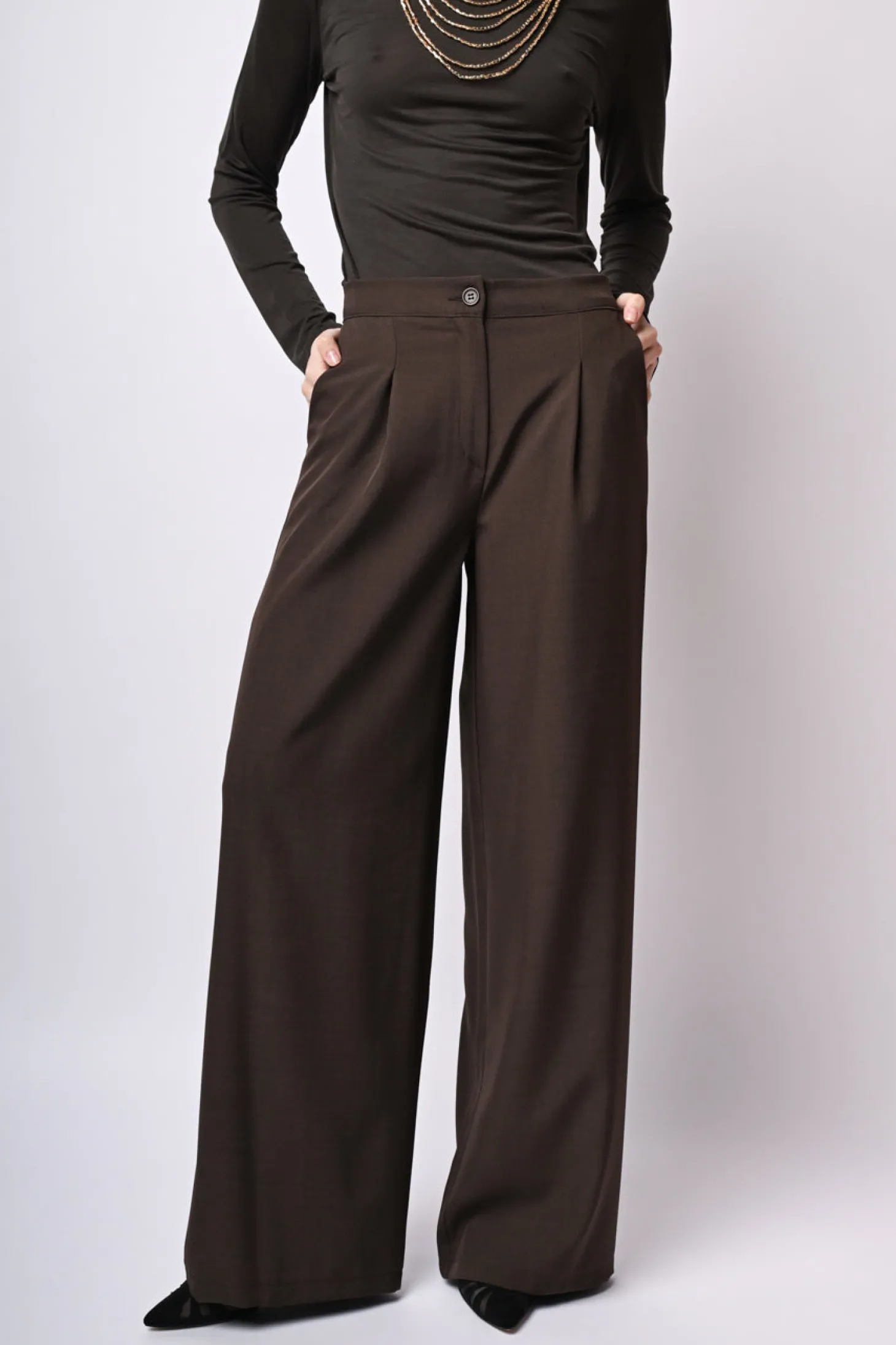 Pantaloni palazzo con tasche sul retro