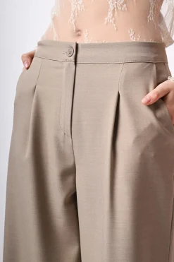 Pantaloni palazzo con tasche sul retro