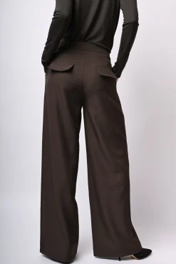 Pantaloni palazzo con tasche sul retro