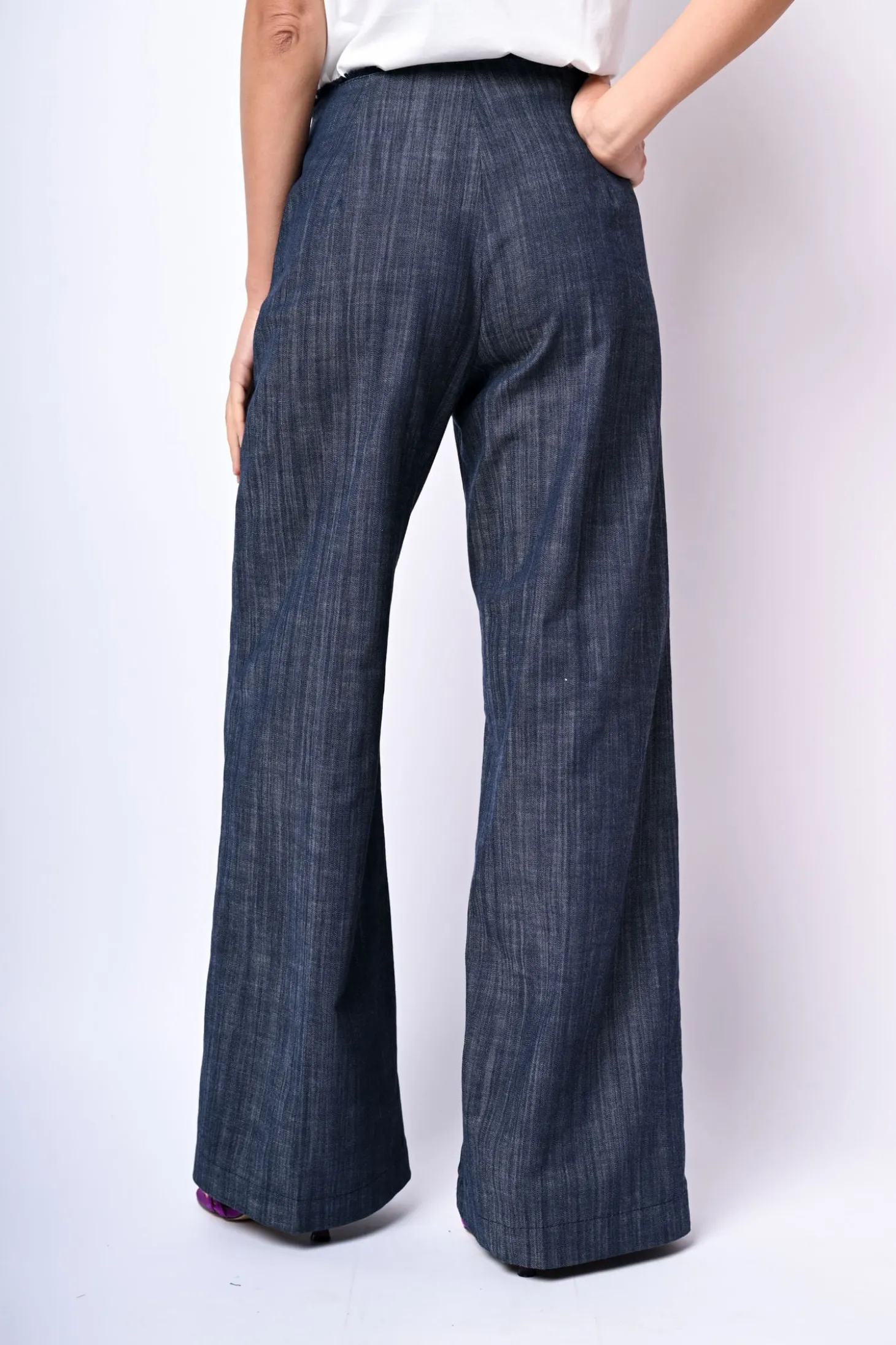 Pantaloni palazzo con vita sfrangiata