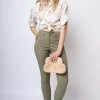 Pantaloni slim fit con tasche