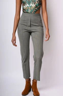 Pantaloni slim-fit gessati