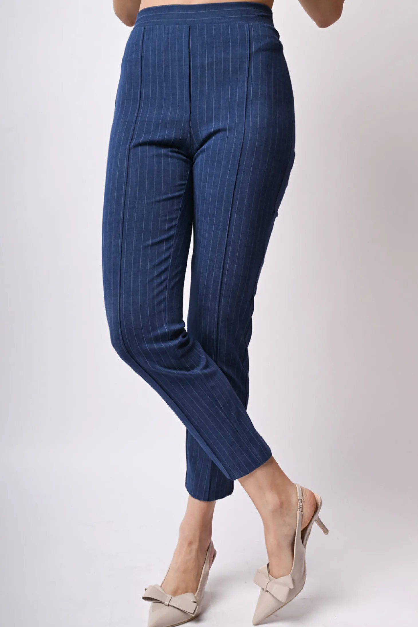 Pantaloni slim-fit gessati
