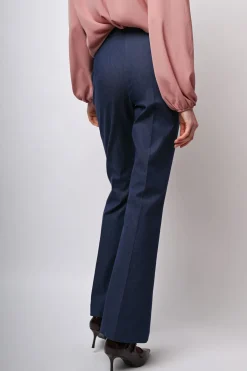 Pantaloni svasati in twill