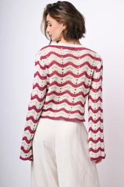 Pull crochet a righe con maniche svasate