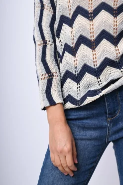 Pull in maglia crochet a righe zig-zag