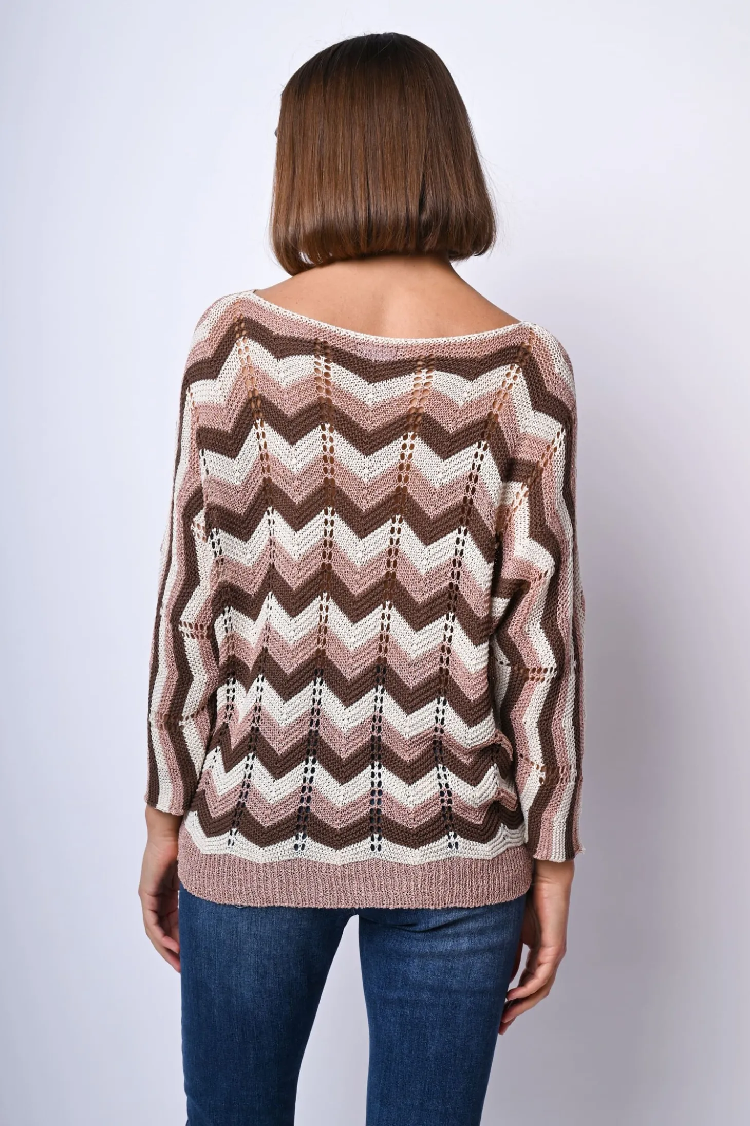Pull in maglia crochet a righe zig-zag