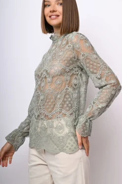 Top a maniche lunghe in pizzo