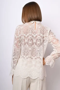 Top a maniche lunghe in pizzo