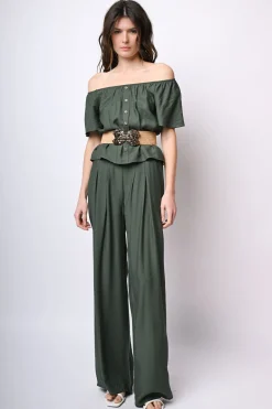 Top a spalle scoperte con bottoni