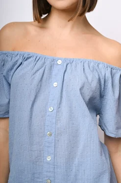 Top con bottoni e spalle scoperte