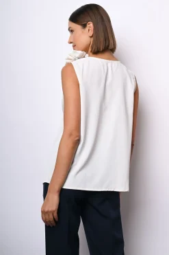 Top con rosa 3D