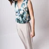 Top con stampa floreale astratta