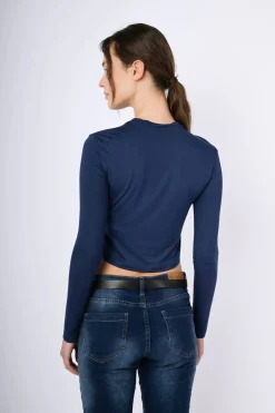 Top crop a maniche lunghe