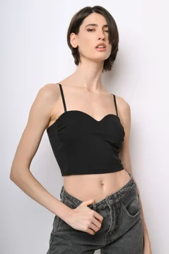 Top crop con scollo a cuore