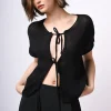 Top in maglia con laccetti