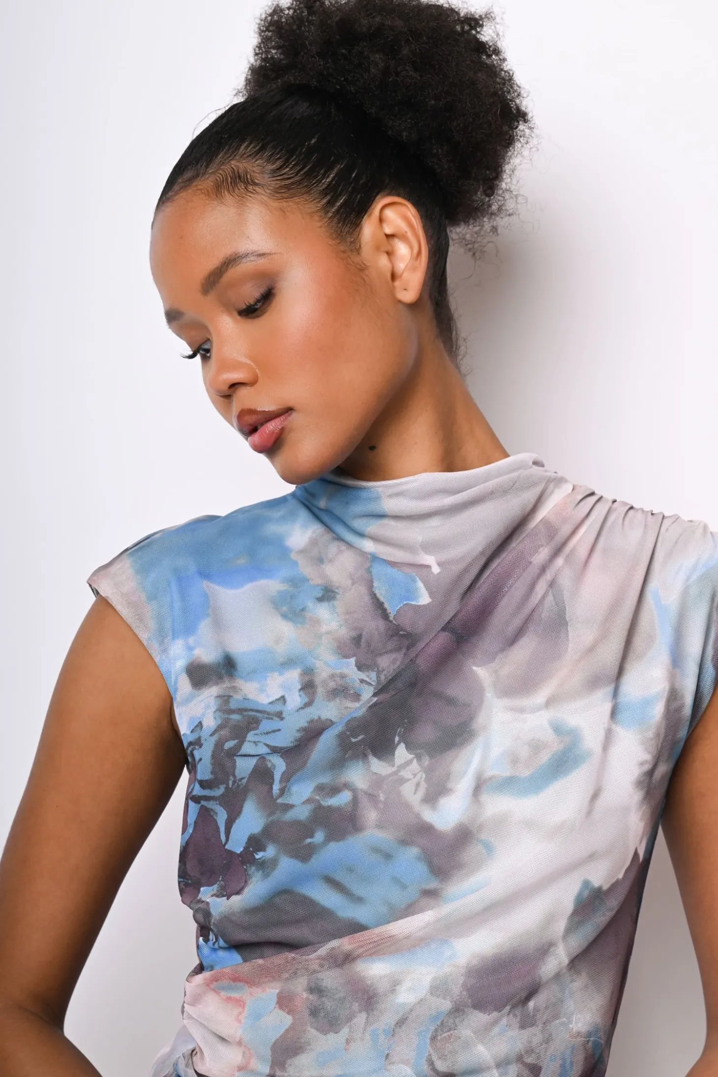 Top in tulle a stampa floreale astratta