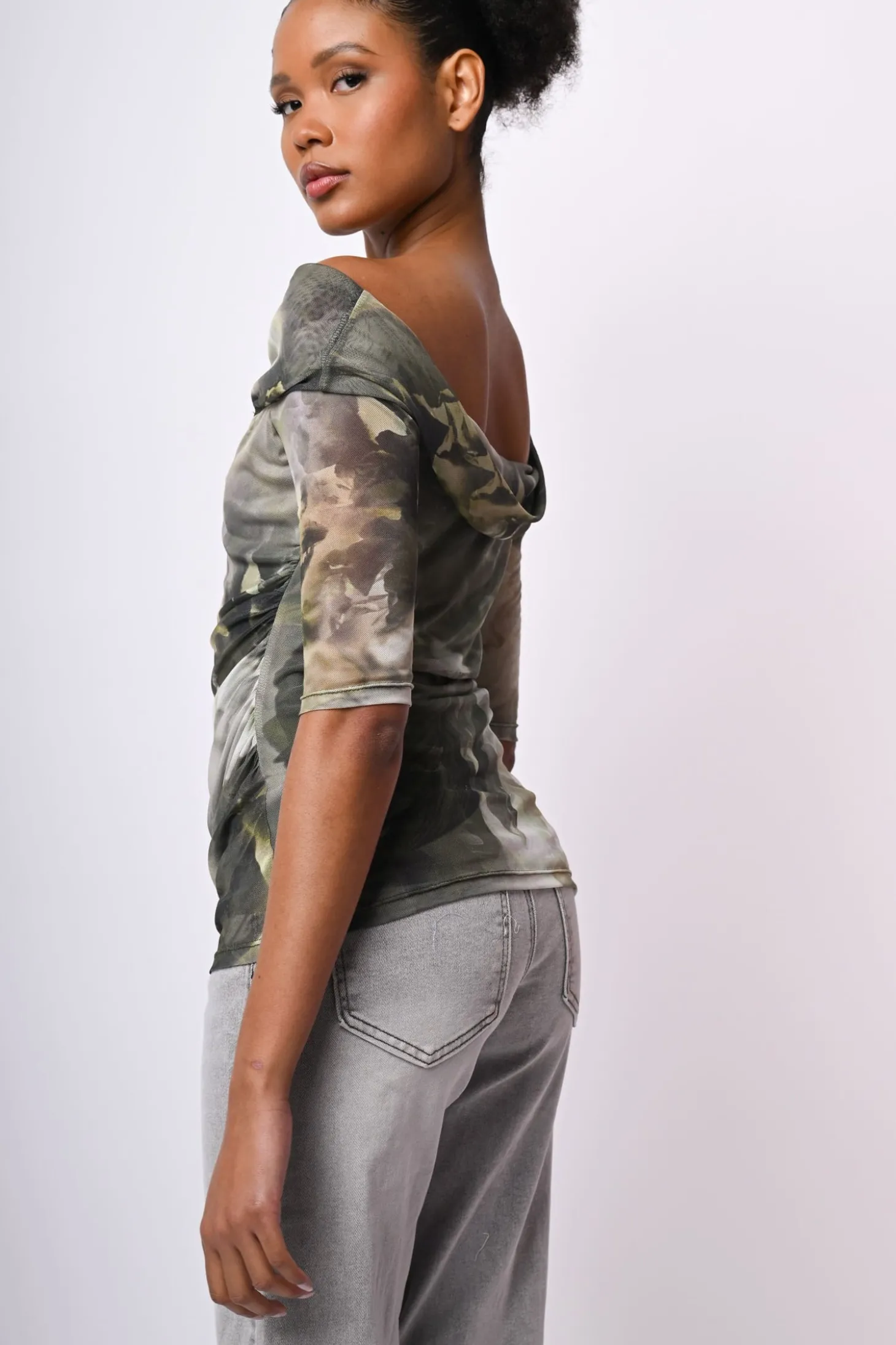 Top in tulle a stampa floreale astratta