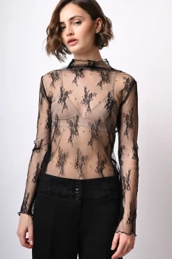 Top in tulle con ricami floreali